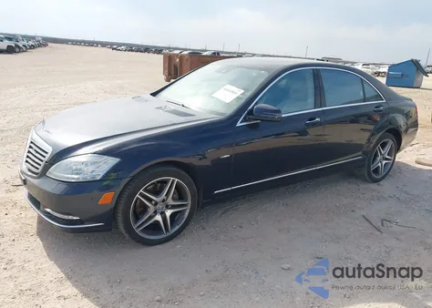 2012 Mercedes-Benz S 550 4Matic z USA, uszkodzony, nr VIN WDDNG9EBXCA442319